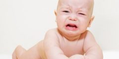 سبب بكاء الطفل الرضيع المستمر