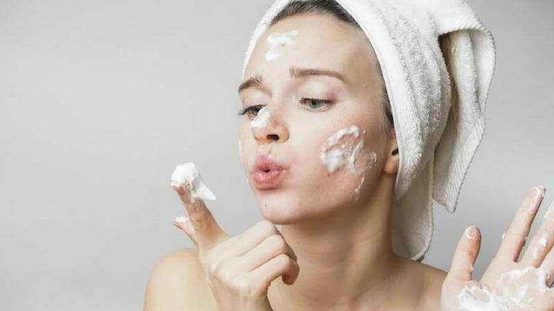 نصائح لغسل الوجه بناء على نوع بشرتك