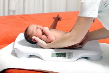 لماذا لا يزداد وزن طفلك من الرضاعة الطبيعية
